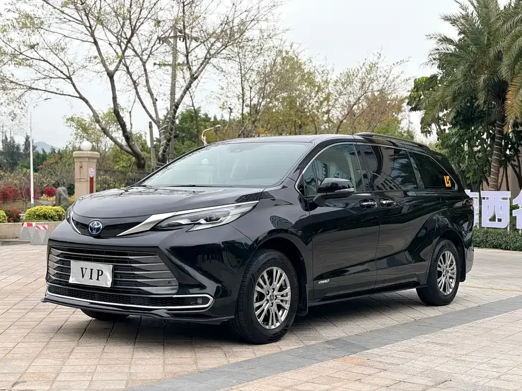 Toyota Sienna 2022 из CN, фото 1