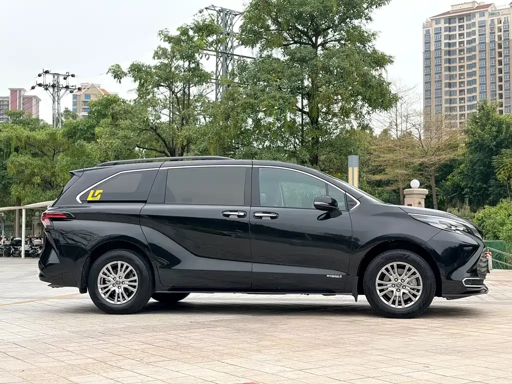 Toyota Sienna 2022 из CN, фото 7