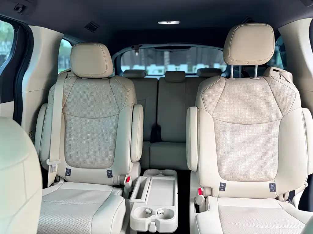 Toyota Sienna 2022 из CN, фото 10