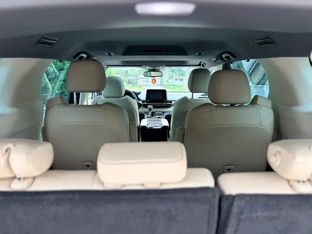 Toyota Sienna 2022 из CN, фото 2