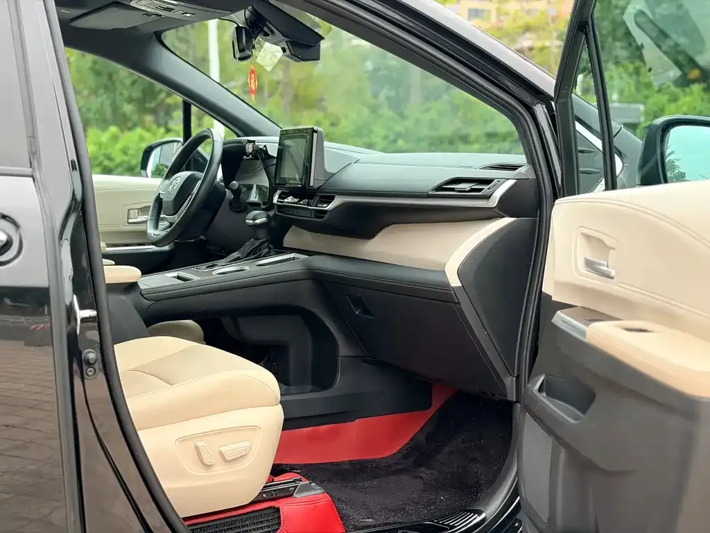 Toyota Sienna 2022 из CN, фото 6