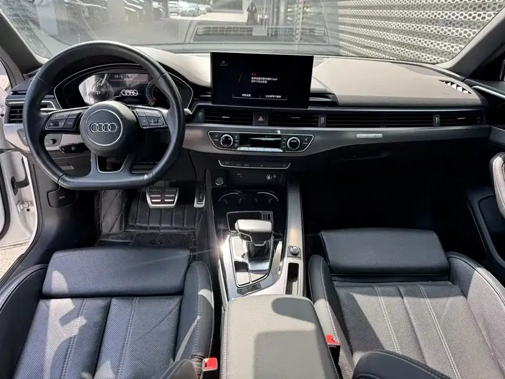 Audi A4L 2023 из CN, фото 8