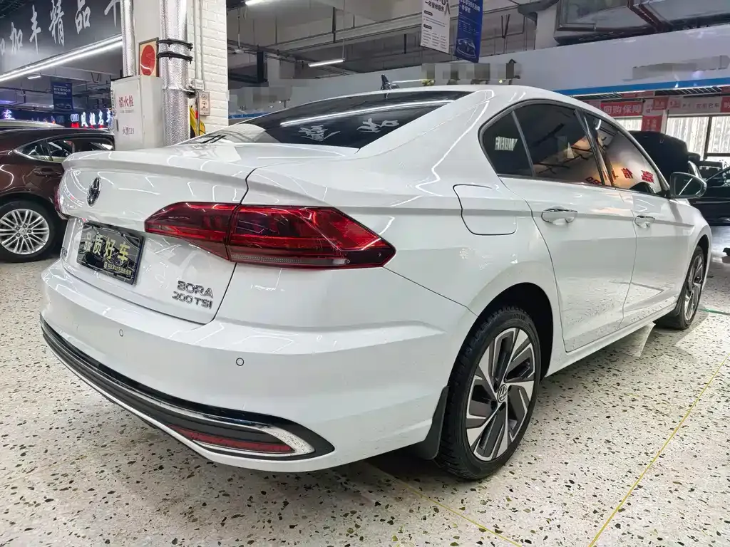Volkswagen Bora 2023 из CN, фото 8