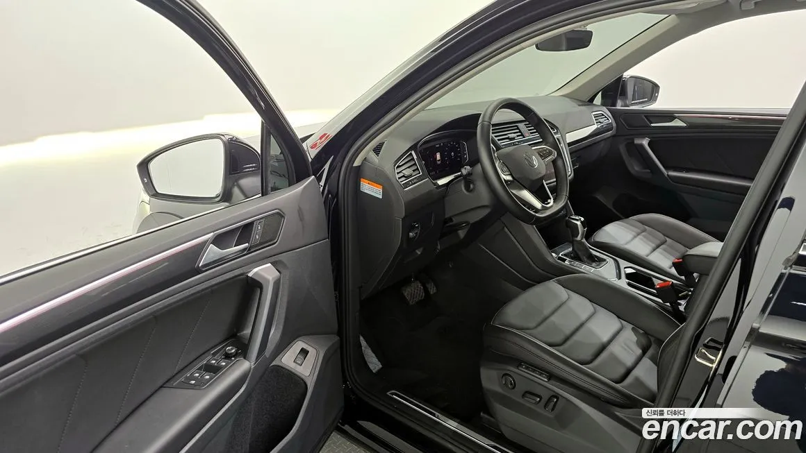 Volkswagen Tiguan — фото 8