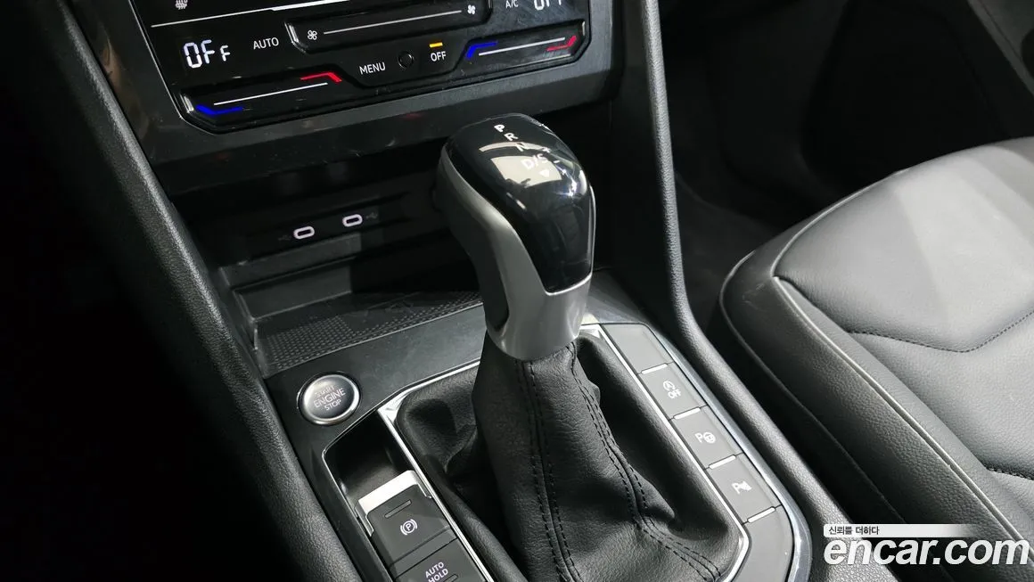 Volkswagen Tiguan — фото 10