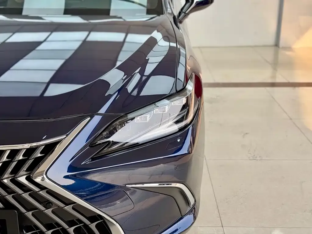 Lexus ES — фото 7