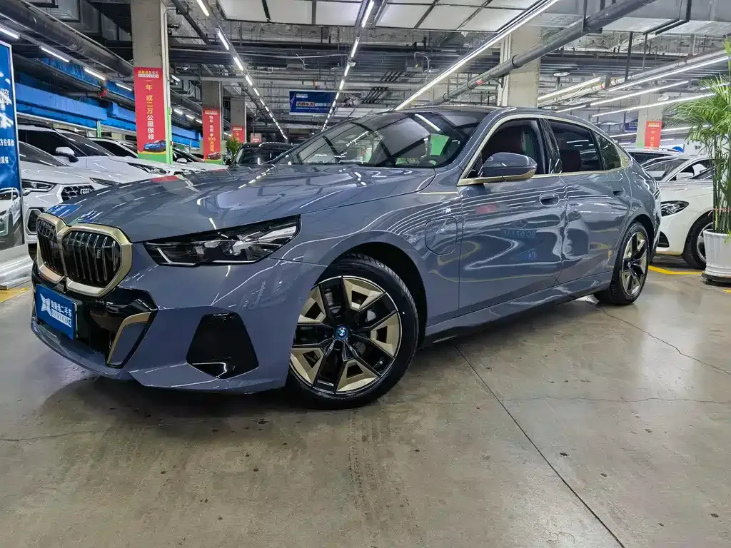 BMW i5 — фото 1