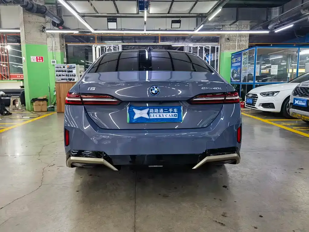BMW i5 — фото 9
