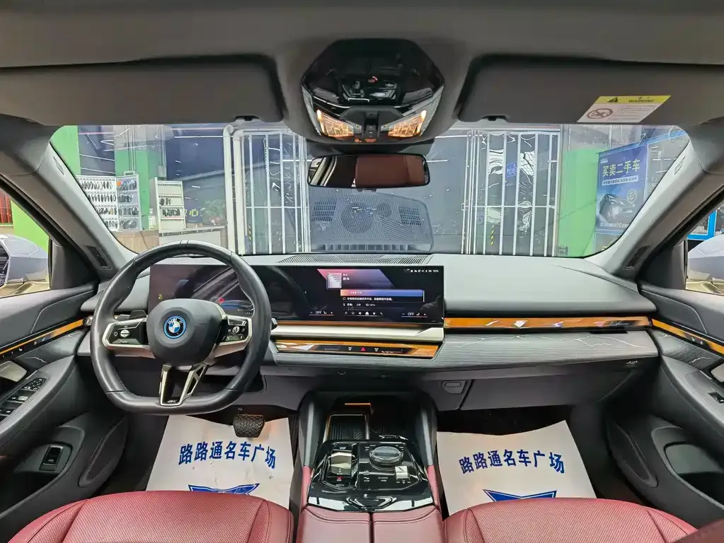 BMW i5 — фото 4