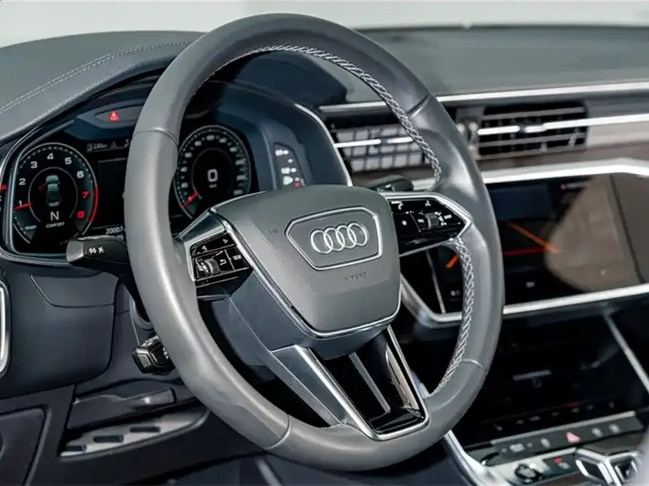 Audi A6L — фото 10