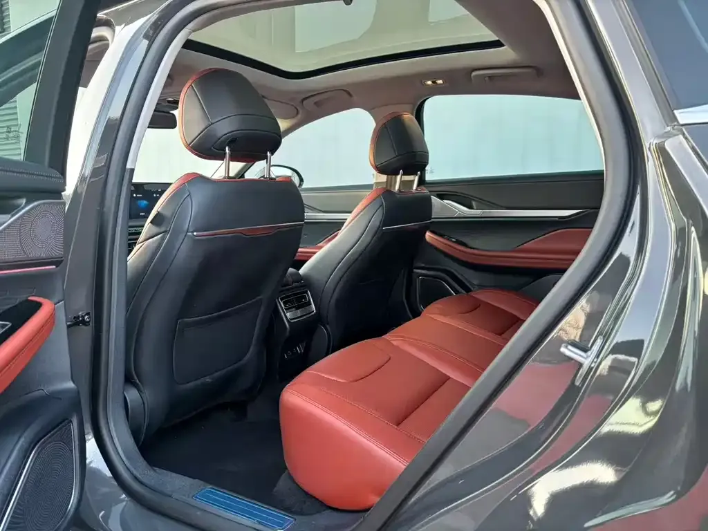 Lincoln Z 2023 из CN, фото 8