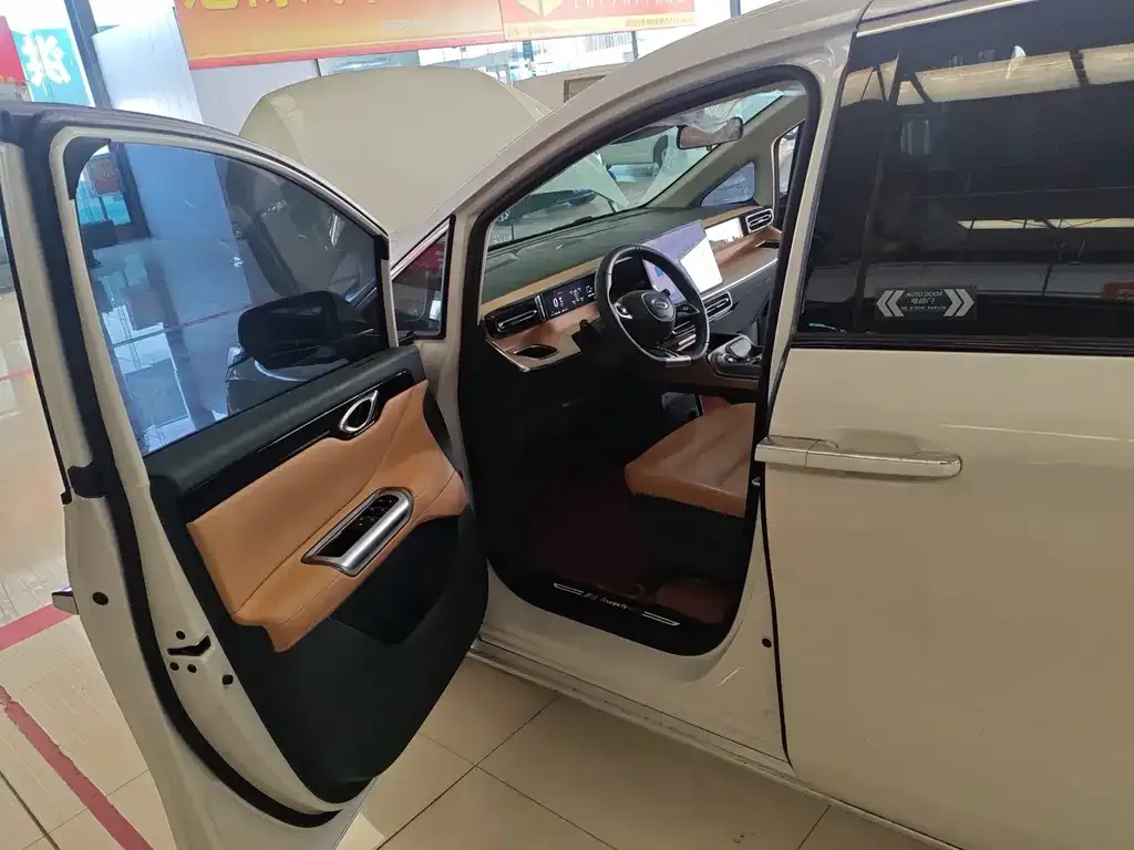 GAC Motor Trumpchi E8 — фото 4