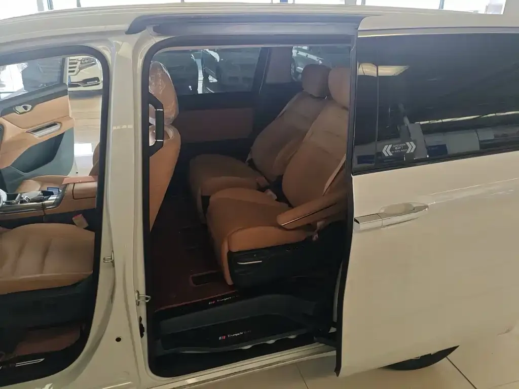 GAC Motor Trumpchi E8 — фото 2