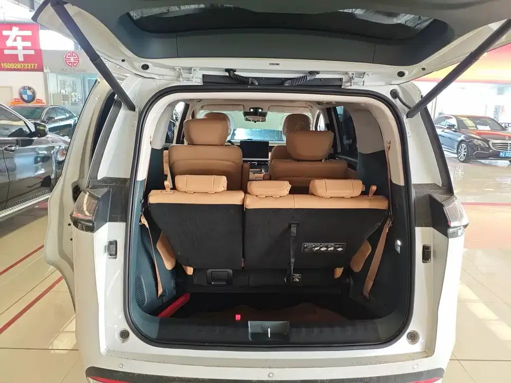 GAC Motor Trumpchi E8 — фото 5
