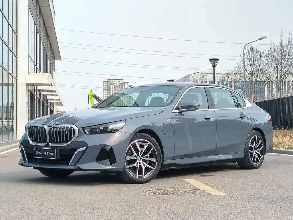 BMW i5