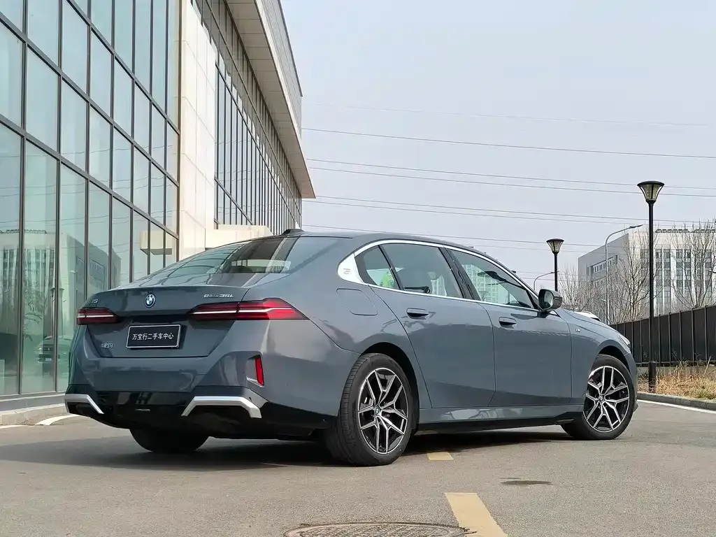 BMW i5 2024 из CN, фото 2