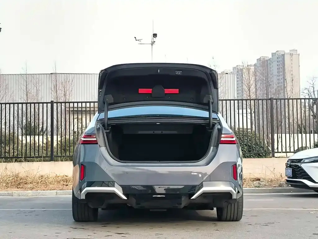 BMW i5 2024 из CN, фото 9