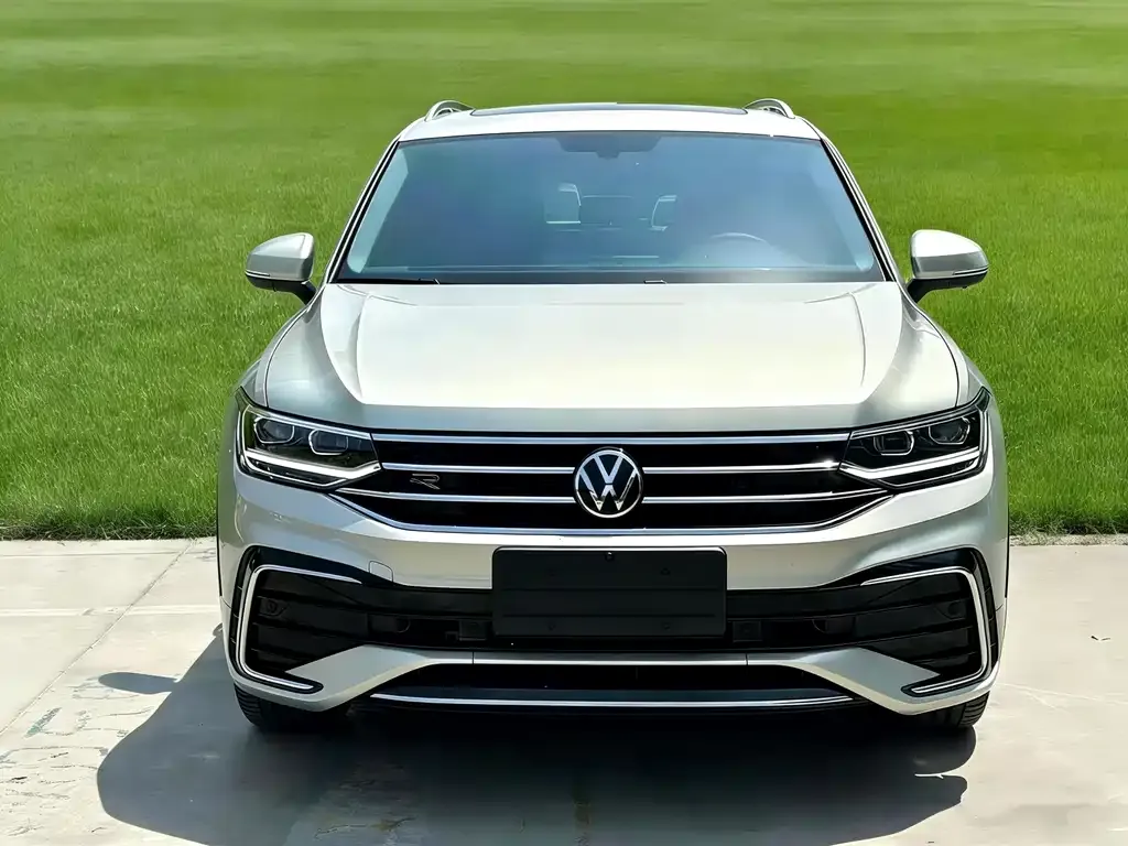 Volkswagen Tiguan L — фото 2