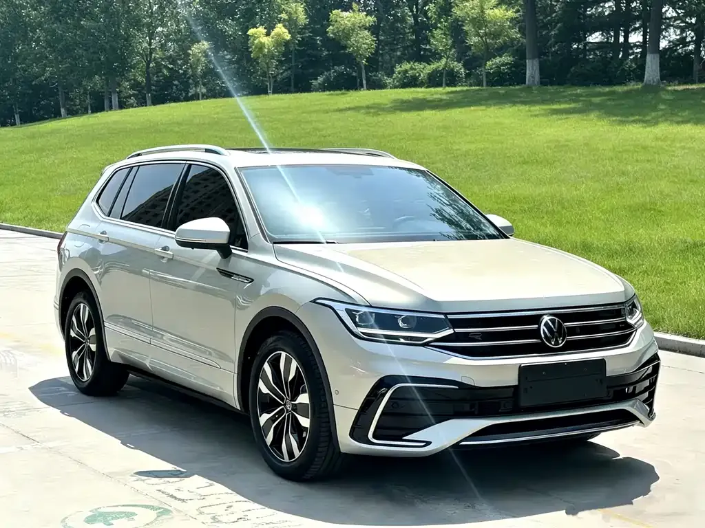 Volkswagen Tiguan L — фото 6