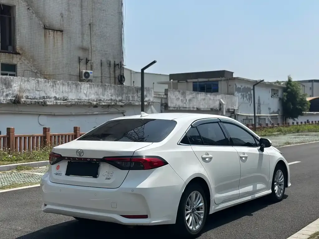 Toyota Allion — фото 4