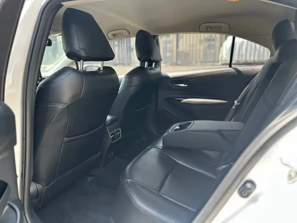 Toyota Allion — фото 2
