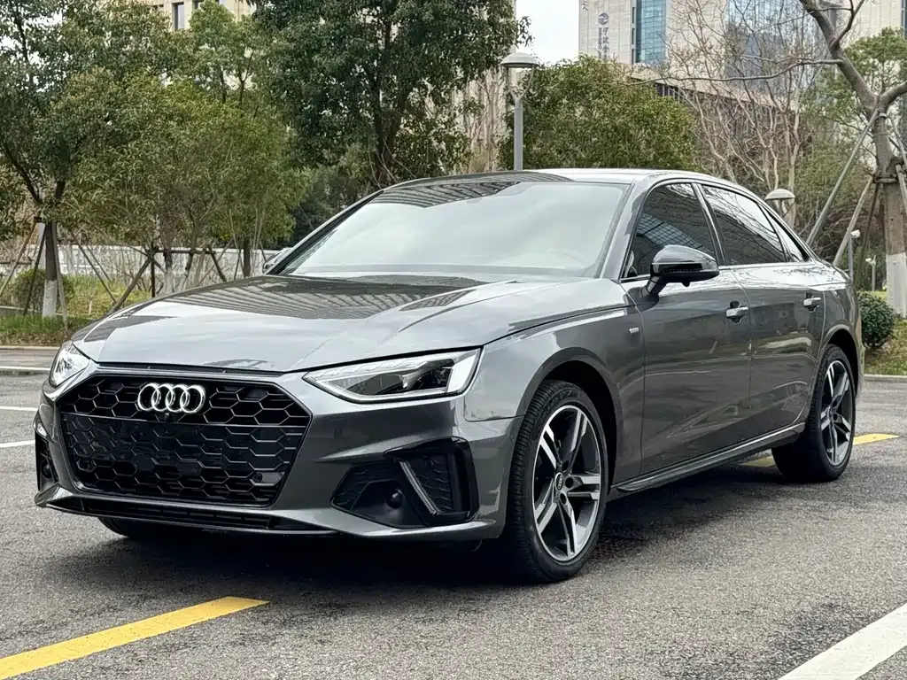 Audi A4L 2023 из CN, фото 1