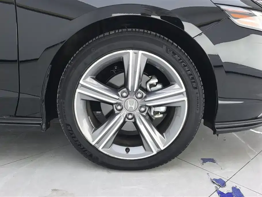 Honda Accord — фото 10