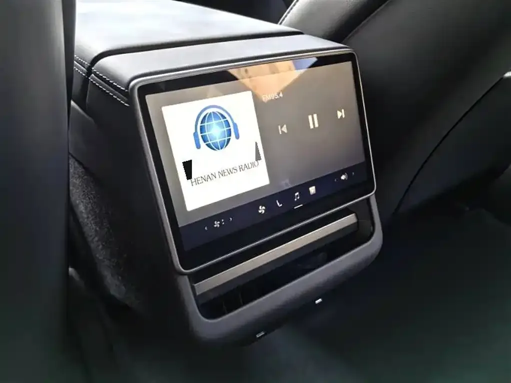 Tesla Model 3 — фото 2