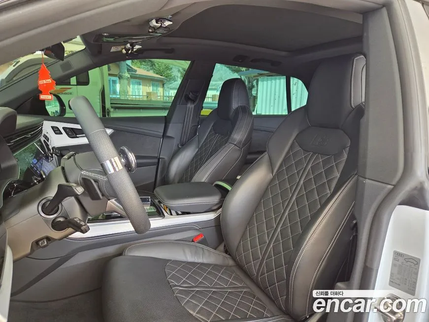 Audi Q8 2023 из KR, фото 6