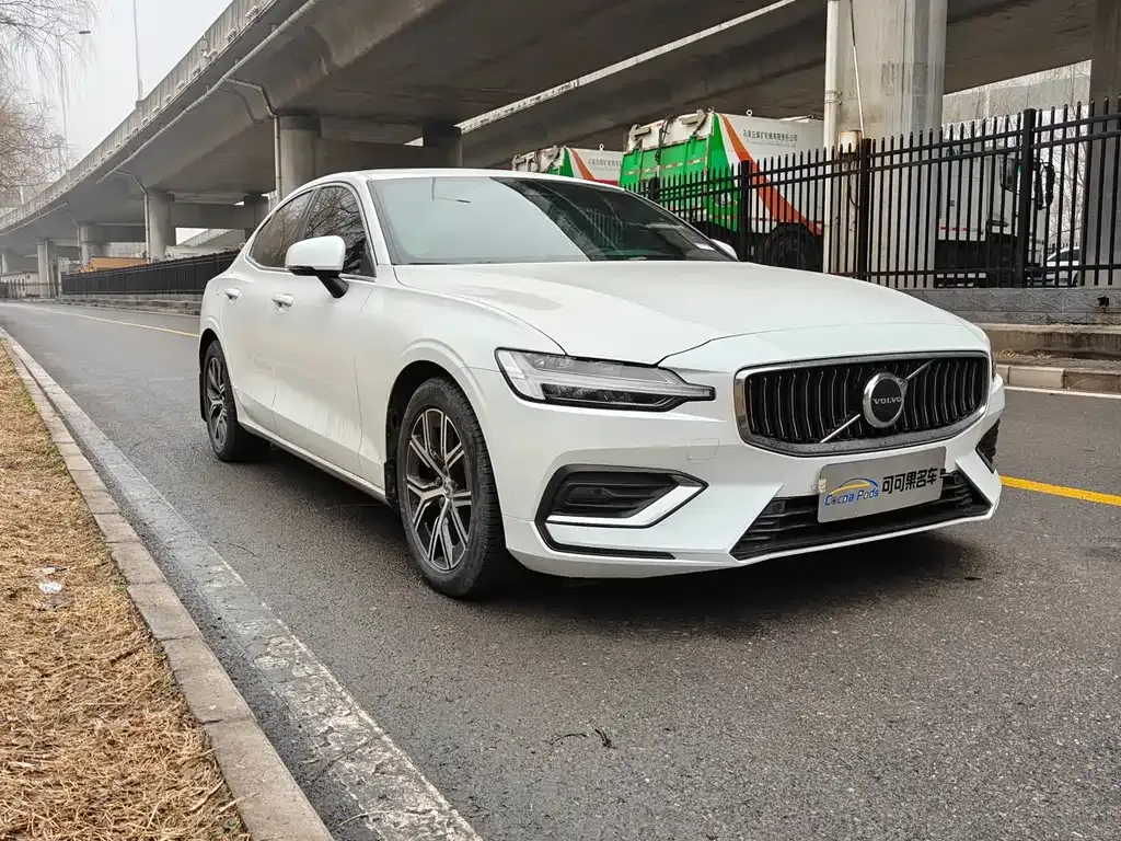 Volvo S60 2023 из CN, фото 8