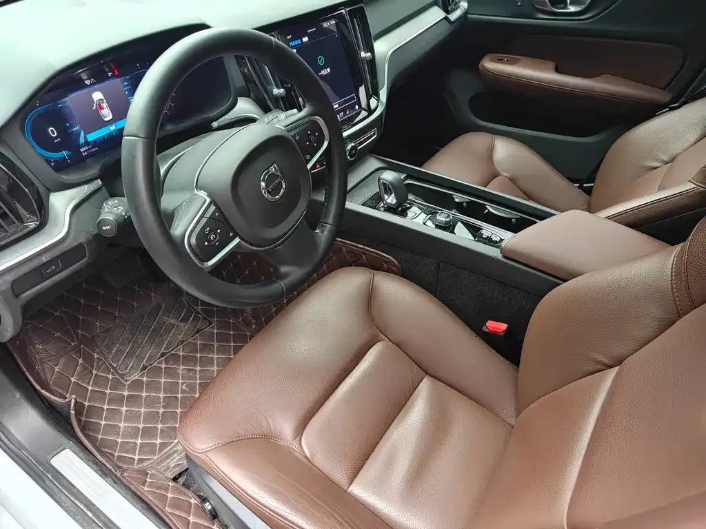 Volvo S60 2023 из CN, фото 9