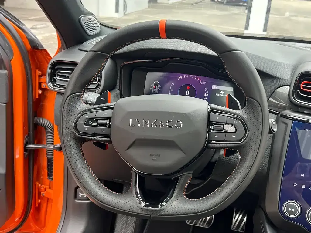 Lynk & Co 02 Hatchback 2022 из CN, фото 6
