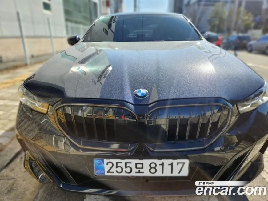 BMW 5-Series — фото 1