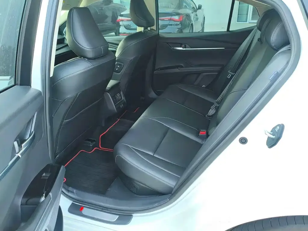 Toyota Camry 2025 из CN, фото 3