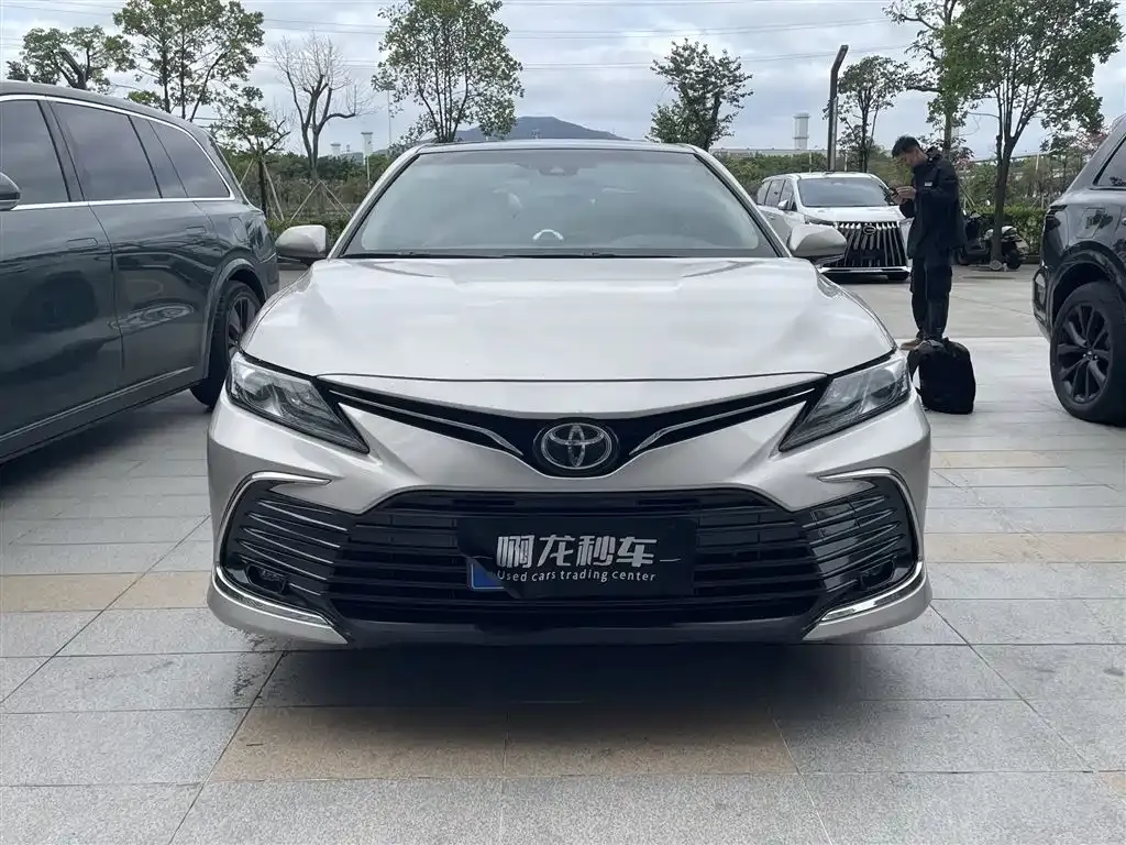 Toyota Camry — фото 7