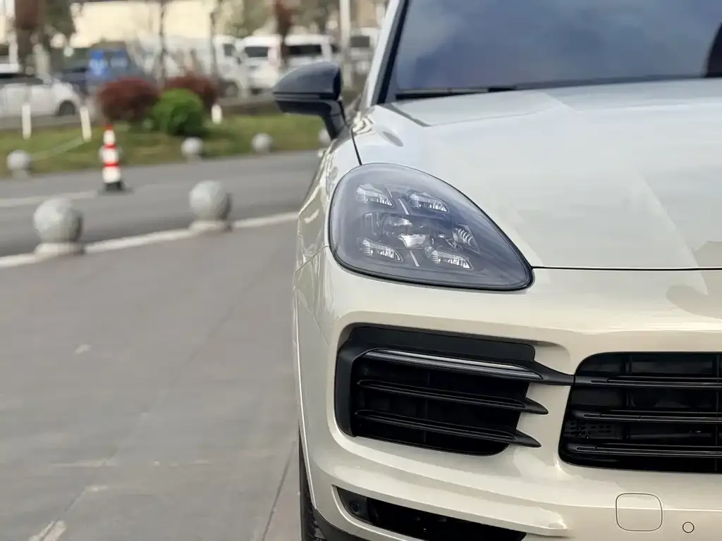 Porsche Cayenne Hybrid — фото 3