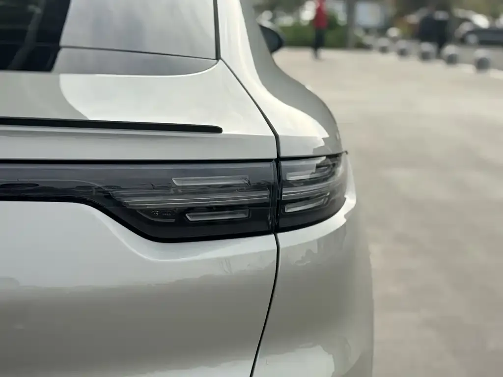 Porsche Cayenne Hybrid — фото 6