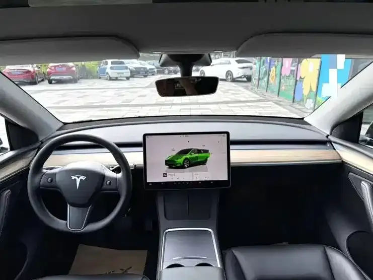Tesla Model Y — фото 5