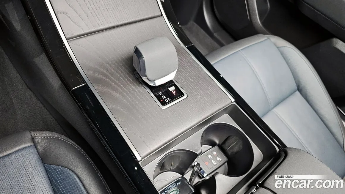 Land Rover Range Rover Velar 2024 из KR, фото 3