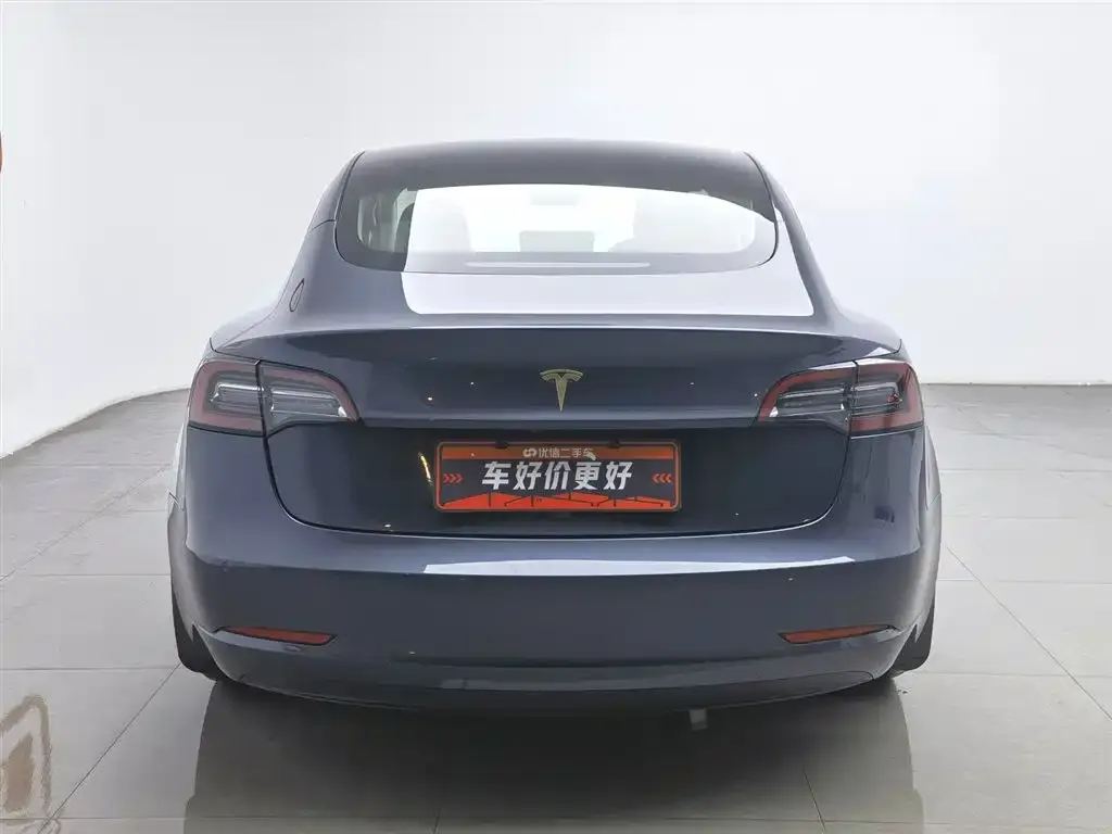 Tesla Model 3 — фото 7