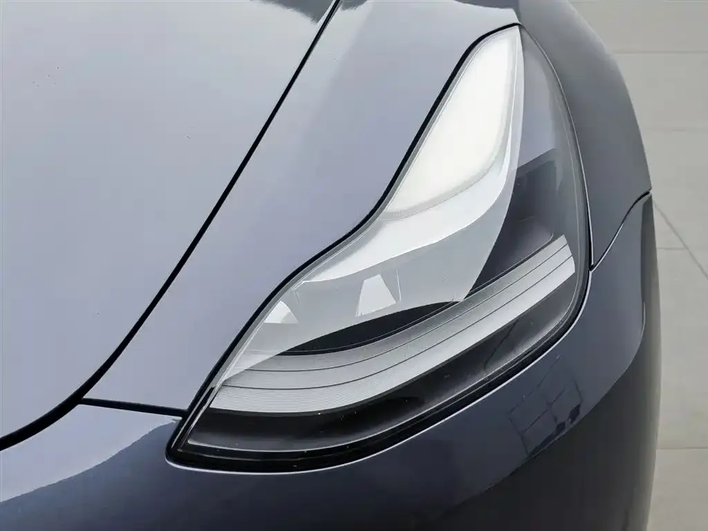 Tesla Model 3 — фото 2