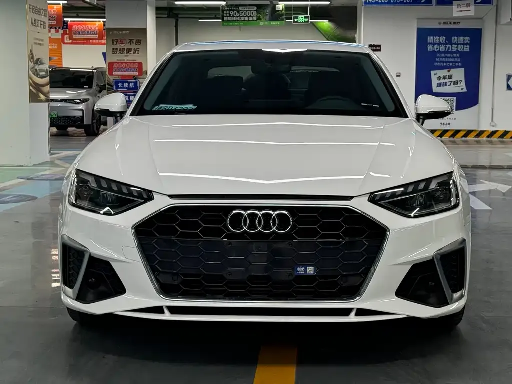 Audi A4L 2023 из CN, фото 2