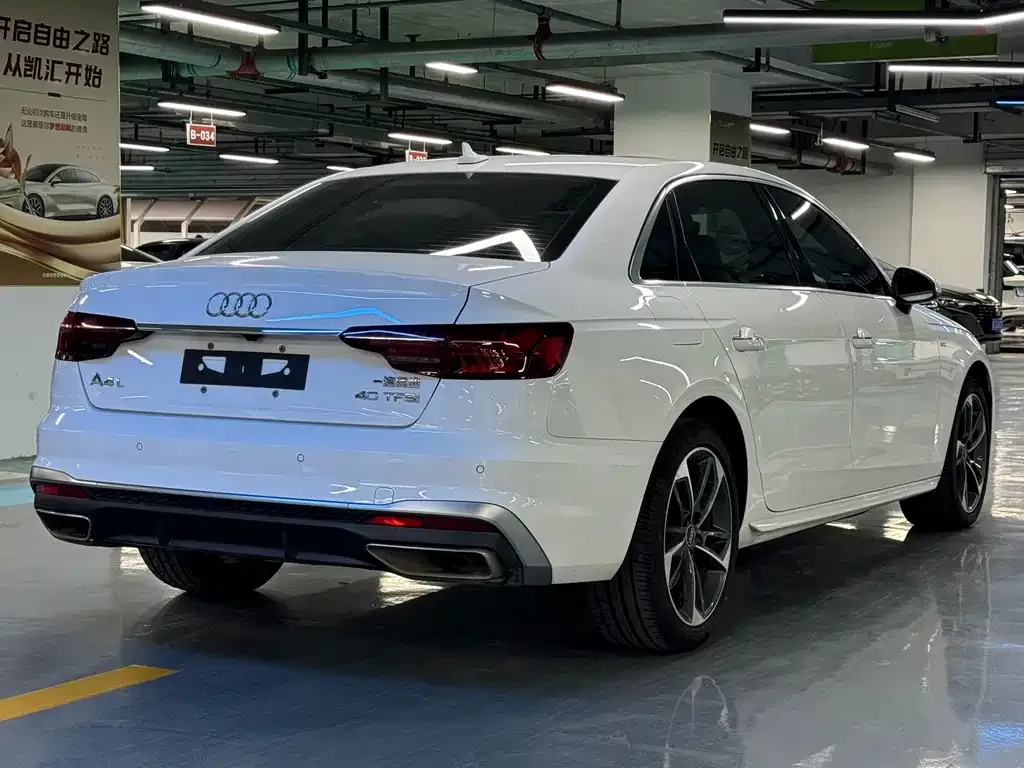 Audi A4L 2023 из CN, фото 5