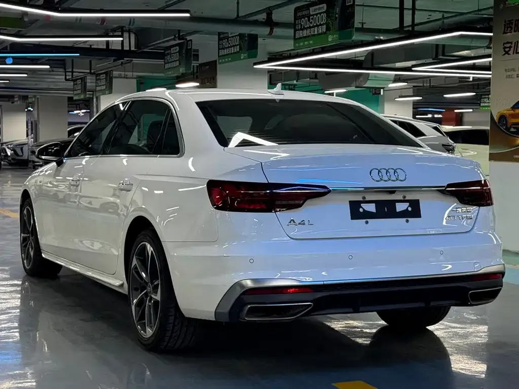 Audi A4L 2023 из CN, фото 3