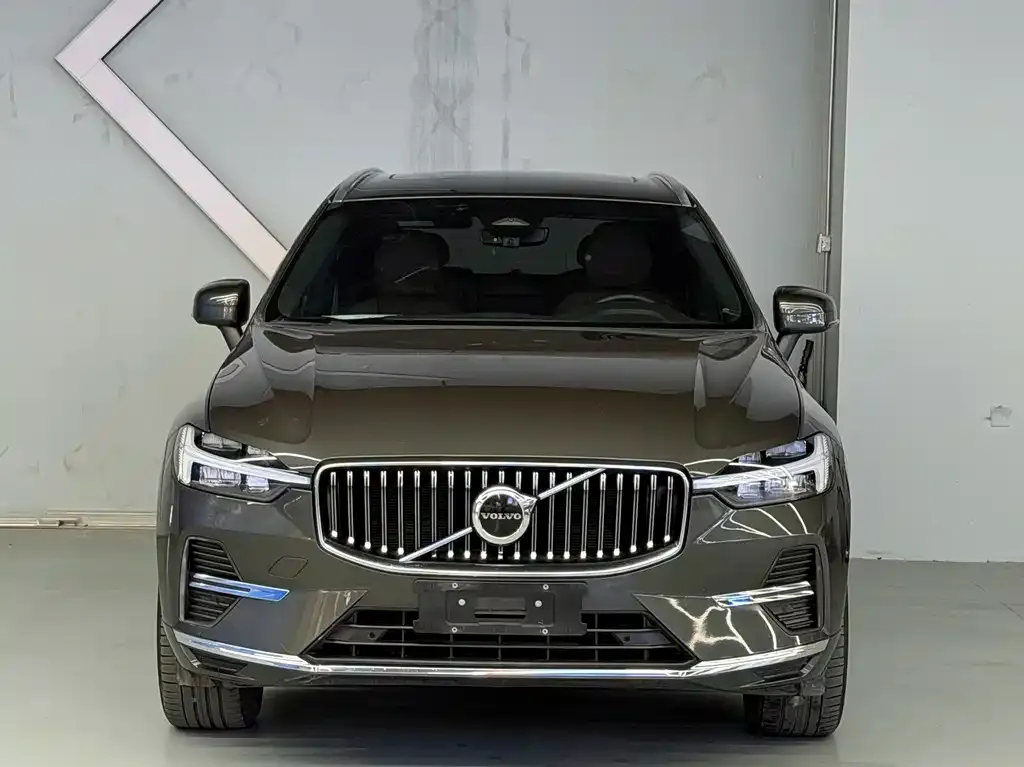 Volvo XC60 — фото 5