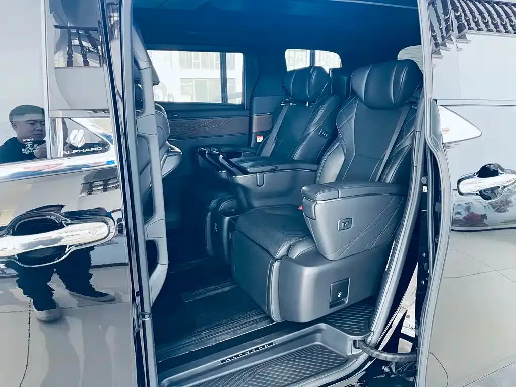 Toyota Alphard 2025 из CN, фото 7