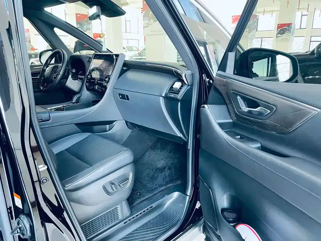Toyota Alphard 2025 из CN, фото 9