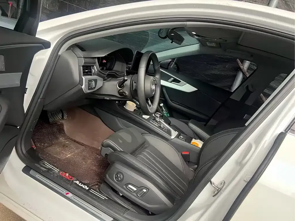 Audi A4L 2025 из CN, фото 5