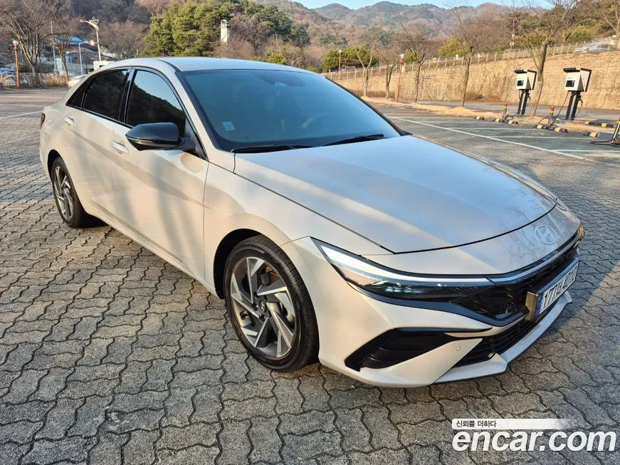 Hyundai AVANTE — фото 1