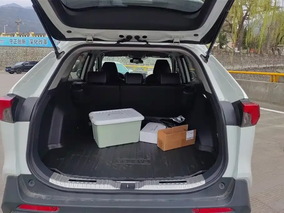 Toyota RAV4 2025 из CN, фото 7